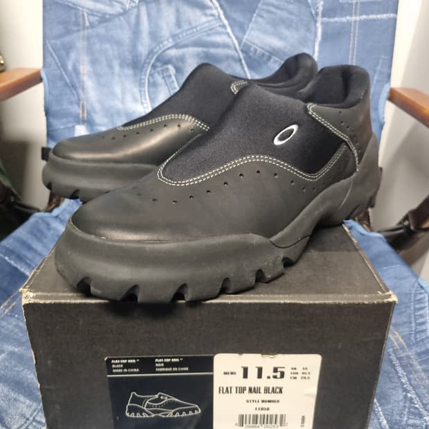 오클리 아카이브 플랫네일 (2001) 슬립온 295