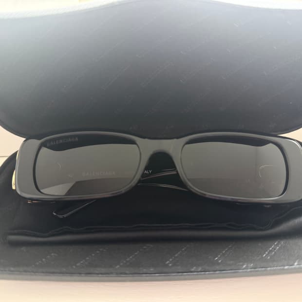 발렌시아가 선글라스