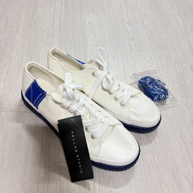 (새상품) 펠라스스튜디오 스니커즈 블루 270