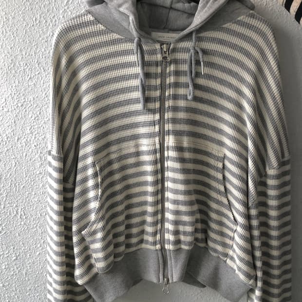 스트라이프 그레이 크롭 후드집업 