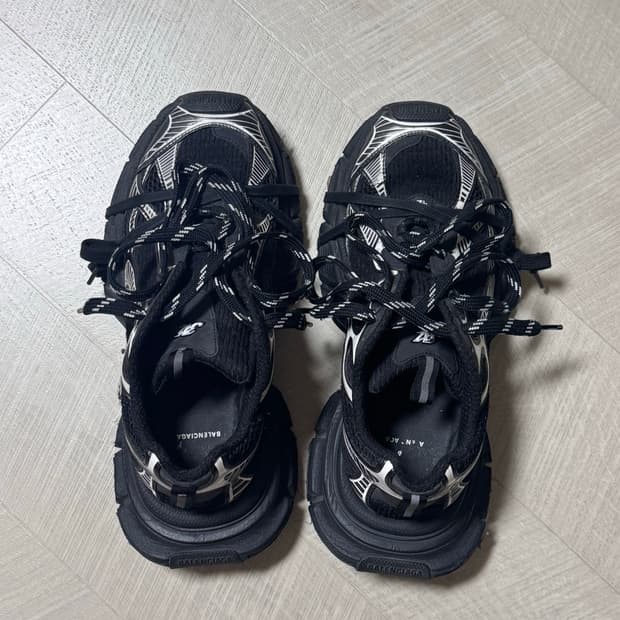 발렌시아가 3XL 블랙 42