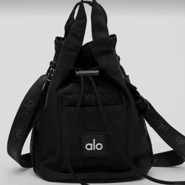 alo 블랙 버킷백(새상품)