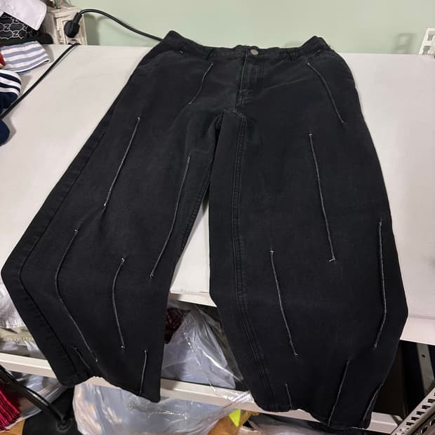 S-M 노매뉴얼 블랙워시드 화이트스티치 루즈레귤러핏 크롭데님팬츠