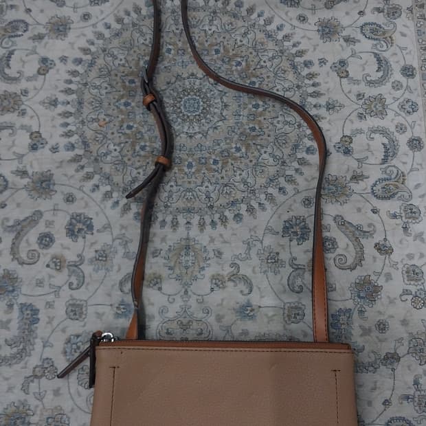 엘르 래더 크로스백