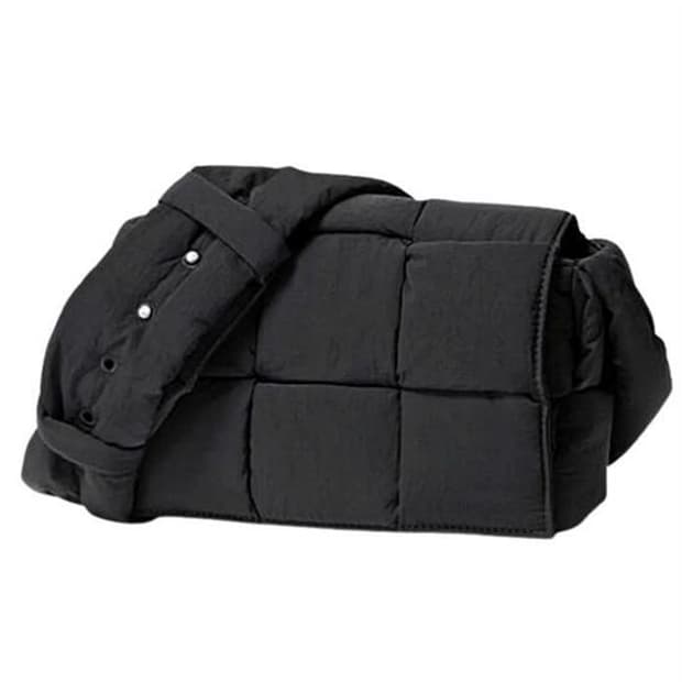 보테카베네타 패딩데크 카세트백