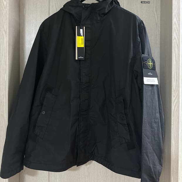 새상품) 스톤아일랜드 25ss 크링클랩스 안티 드롭 후드 자켓 3XL