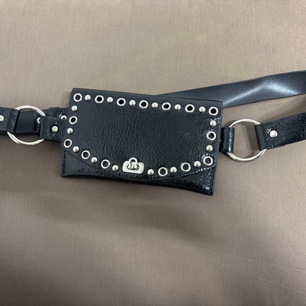 스터드 벨트 가방