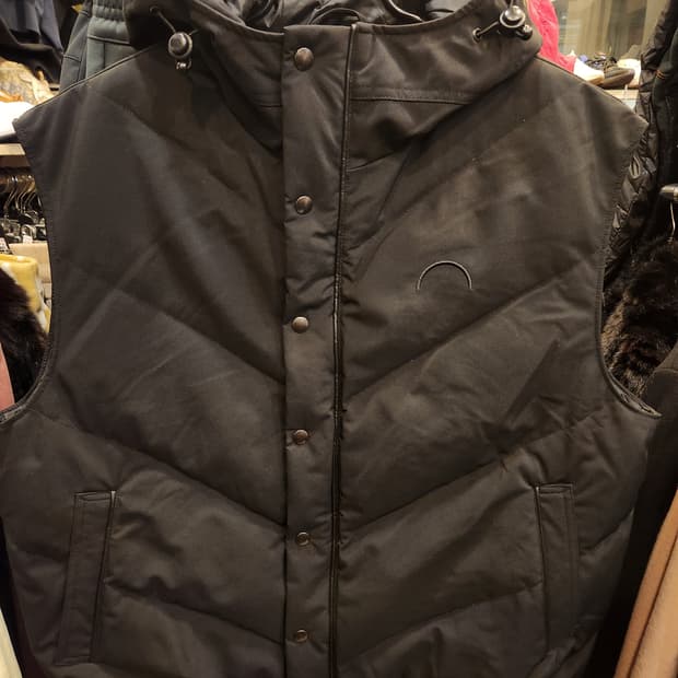 CMFR 곰리 후드 패딩조끼