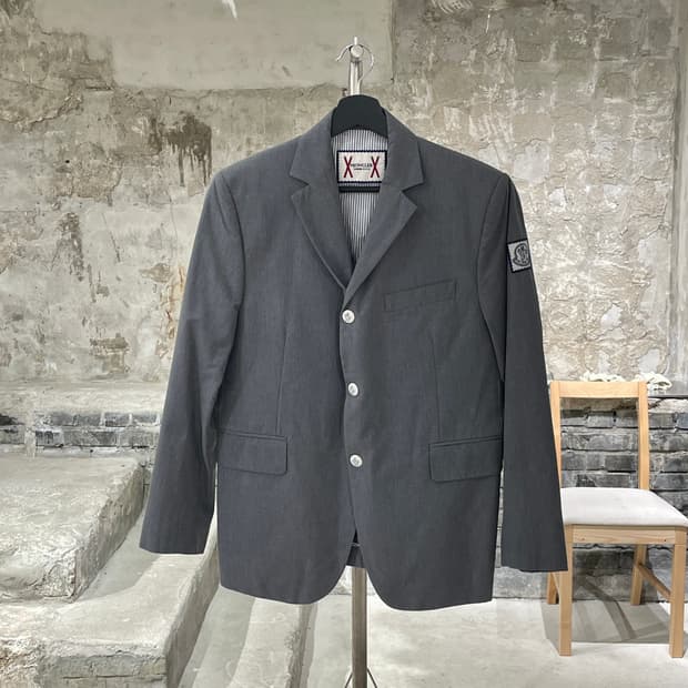 몽클레르 감마 블루 그레이 스냅 버튼 코튼 블레이저