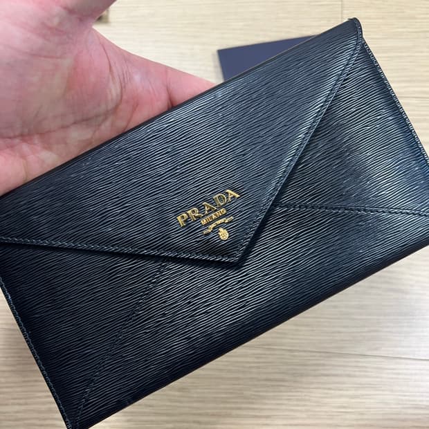 프라다 사피아노 가죽 클러치지갑