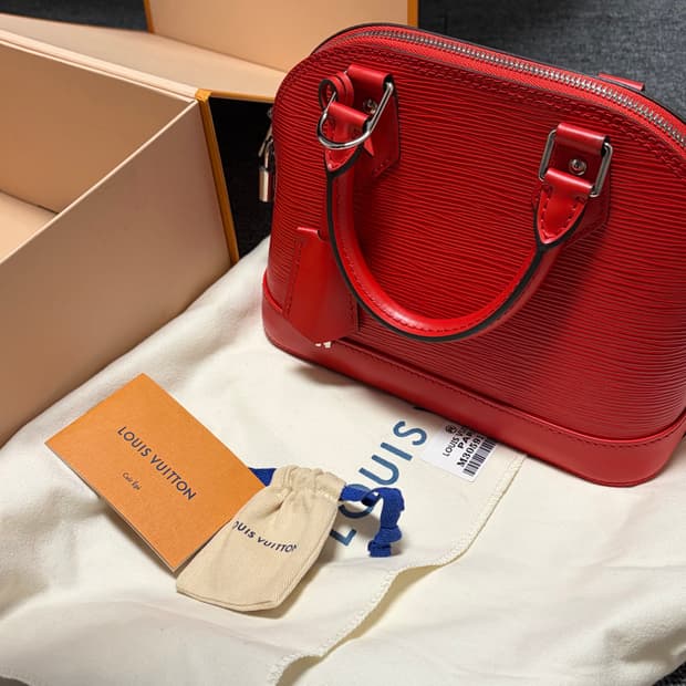 루이비통 알마bb 에피 레드