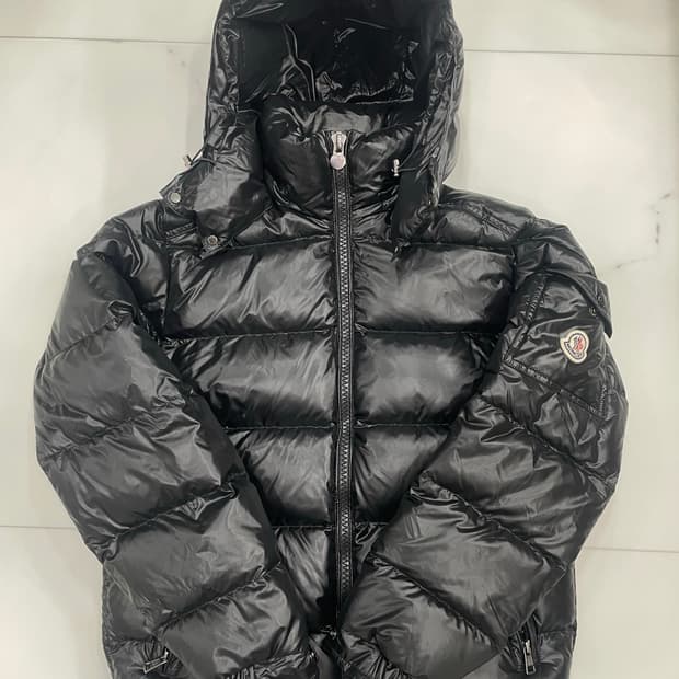 몽클마야패딩 1사이즈