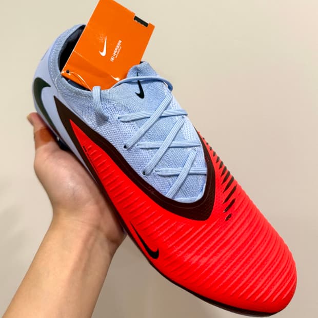 (270/US9)(새상품)나이키 축구화 팬텀 6 프로 로우 크림슨