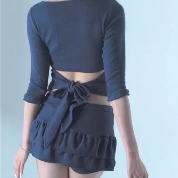 포어링 블러썸 백 리본 탑 네이비