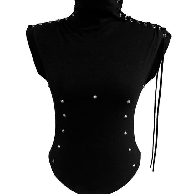 KIMYO CONE STUD BODY LINE TOP IN B