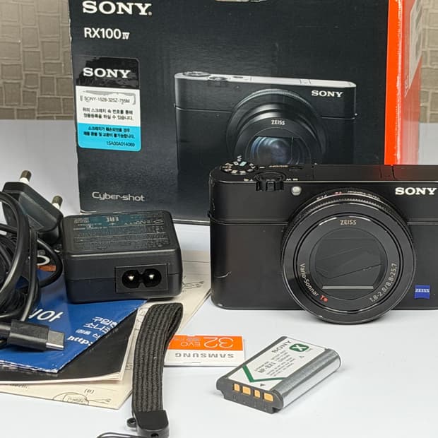소니 RX100M4 빈티지 레트로 감성 카메라