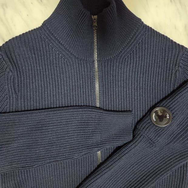 씨피컴퍼니 렌즈 패치 니트 집업 가디건