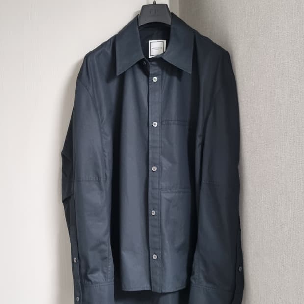 우영미 블랙 셔츠