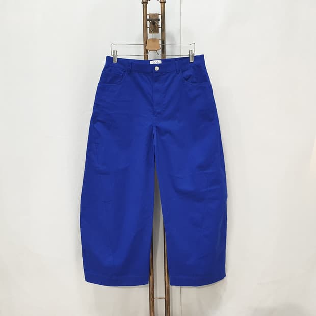 코스 COS 디컨스트럭티드 코튼 배럴레그 바지(31-32)