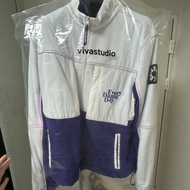 비바스튜디오 콤팩트레코드바 플리스 자켓 M