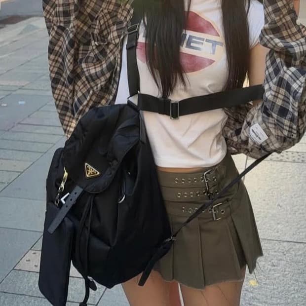 프라다 리나일론 미디움 백팩 블랙 새상품급