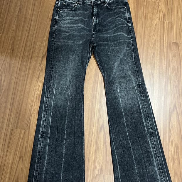 [S]발렌시아가 로스트테잎 플레어 데님 팬츠