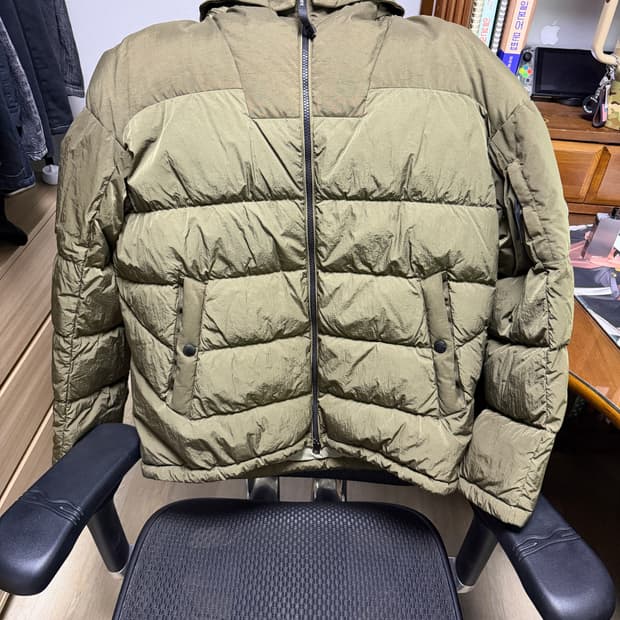 CP컴퍼니 가먼트다잉 크롬패딩