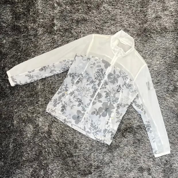 노스페이스 여성 경량 바람막이 90(M)