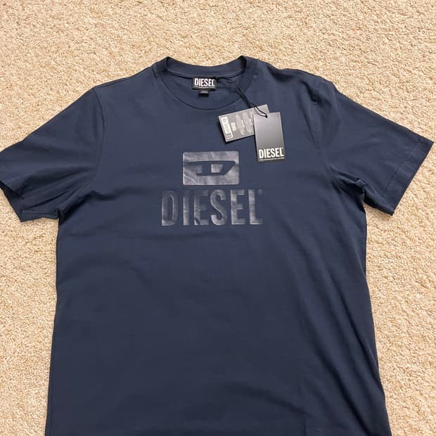 [새상품] 디젤 T-저스트 톤온톤 반팔 티셔츠 미드나잇 블루 M (정품)