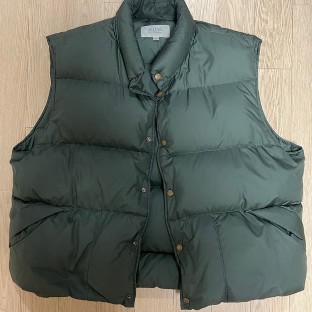 SEDAN XL 패딩 조끼 OLIVE