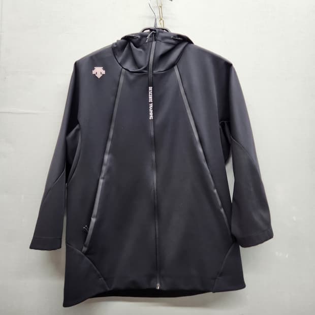 데상트 로고 기능성 후드 바람막이 S(L)