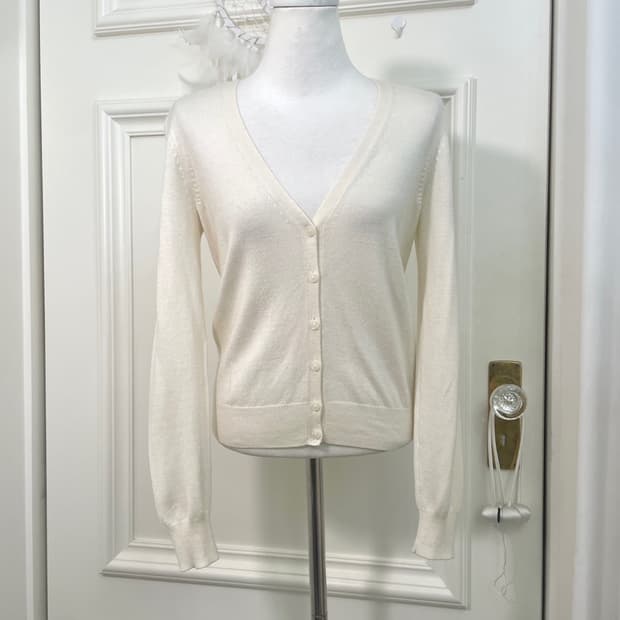 ivory v-neck basic spring cardigan