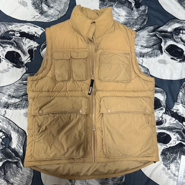 뉴에라 투웨이 패딩조끼 100 (L)사이즈 (매우이쁨)