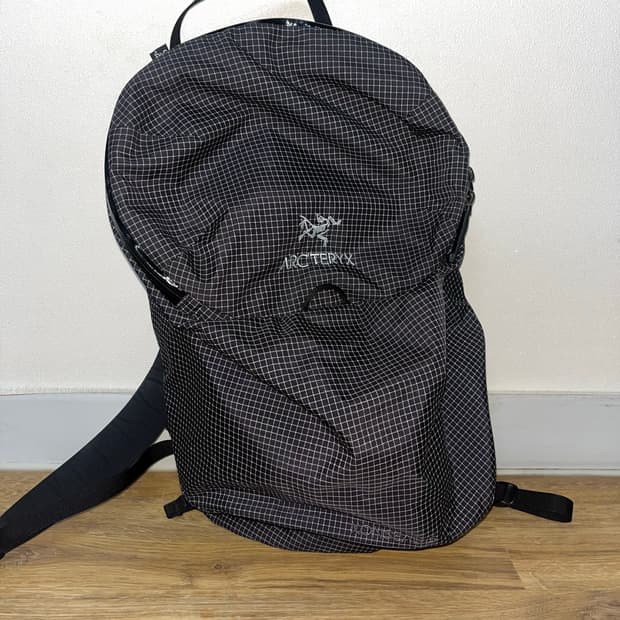 아크테릭스 컨실15 블랙