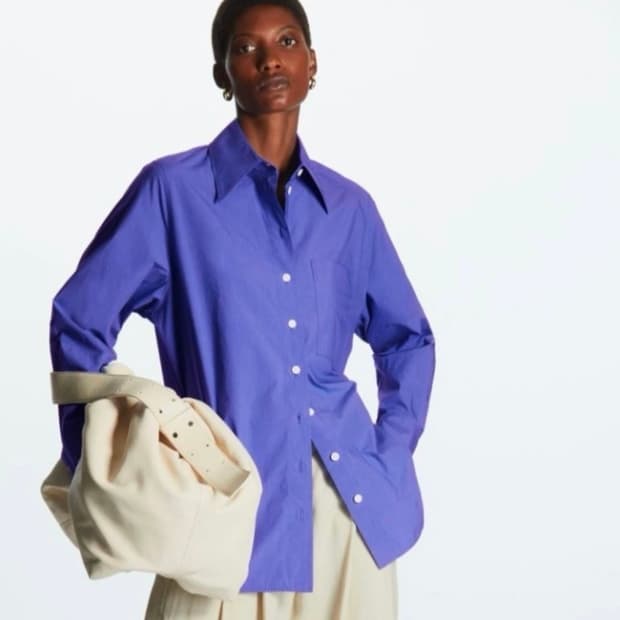 (급처) COS 코스 오버사이즈 롱 슬리브리스 셔츠 인디고블루 32싸이즈