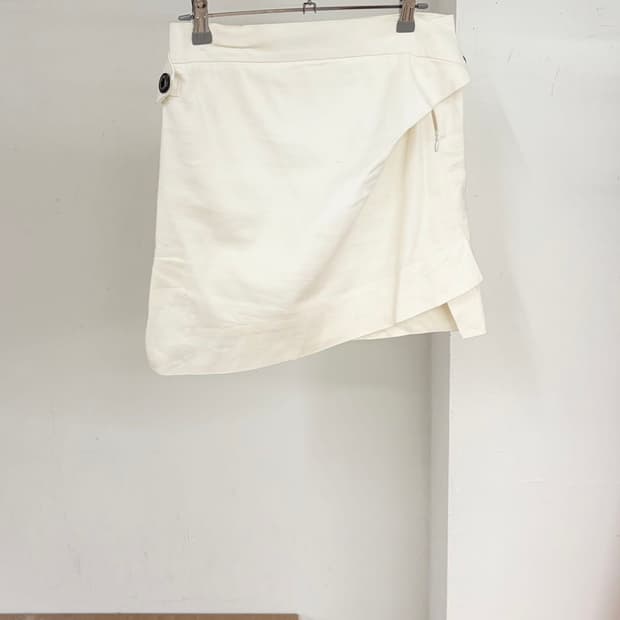 비비안 웨스트우드 앵글로매니아 화이트 미니 랩 스커트 