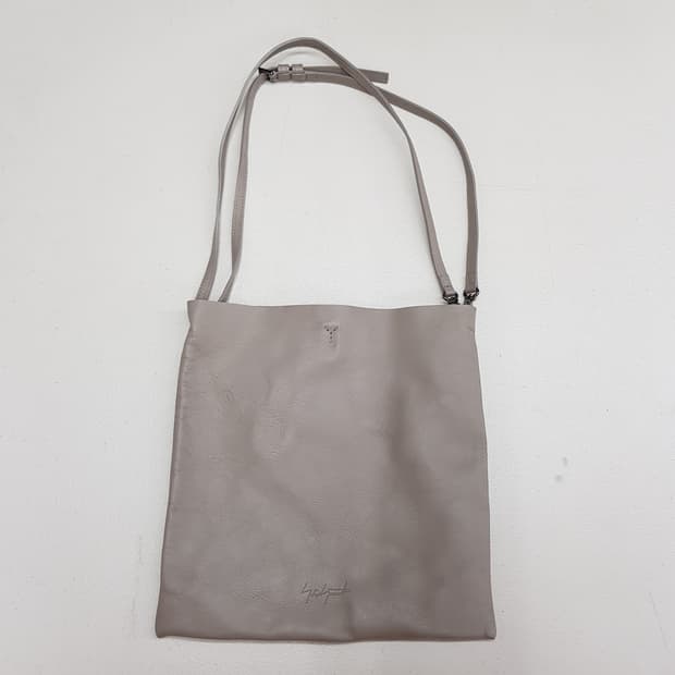 
Yohji Yamamoto discord 레더 크로스백