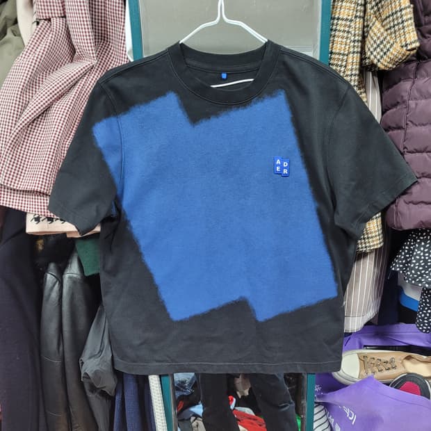 아더에러 블랙블루 반팔티 S