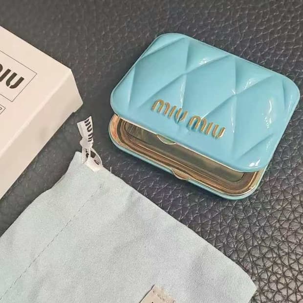 MIUMIU 미우미우 양면손거울