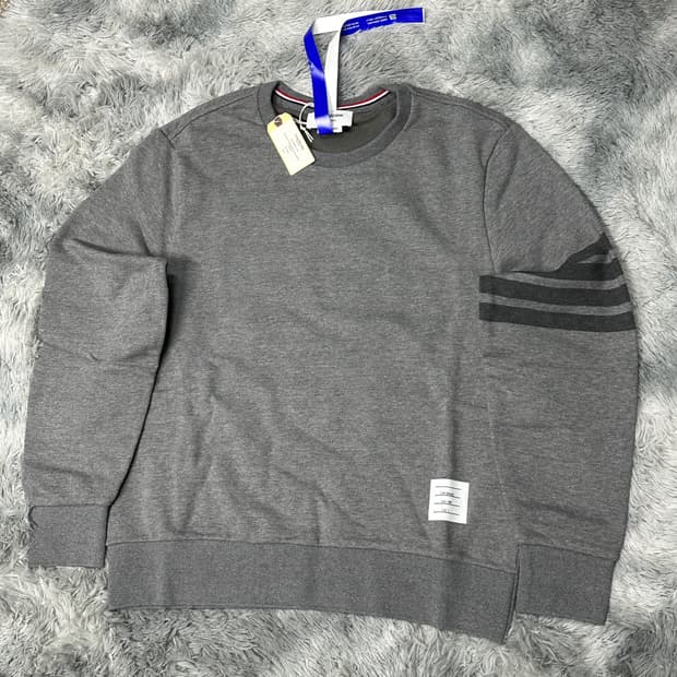 톰브라운 완장 그레이 맨투맨 4