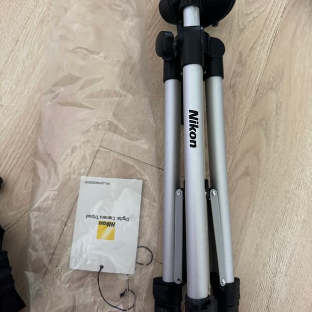 니콘 카메라 삼각대 (휴대폰 불가)