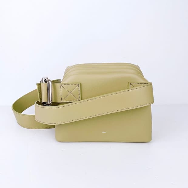 (정품/새상품) OSOI 오소이 여성 라임 레더 숄더백