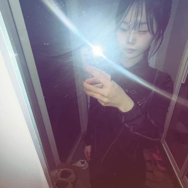 미스치프 드레이프 터틀넥 탑