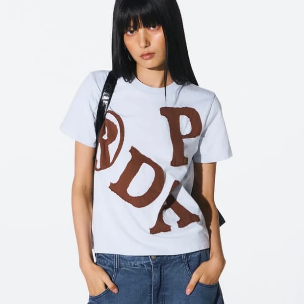 프렌다 픽 패치 크루넥 반팔 티셔츠