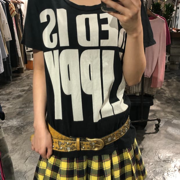 [2426]black red is lippy slogan t-shirt