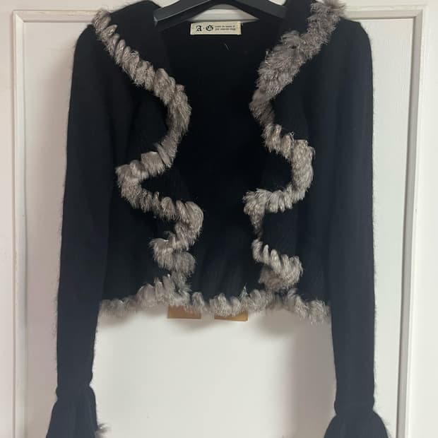 큐빈티지 리얼퍼 토끼퍼트리밍 가디건 샵오공이 