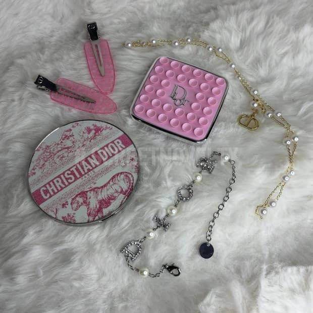 디올뷰티 뜨왈드주이 원형 미러 미니 손거울 핑크 