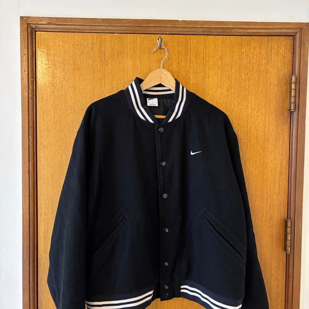 나이키 블랙 바시티 자켓