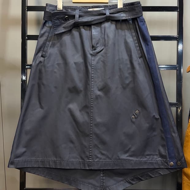 (3) ISSEY MIYAKE 이세이미야케 사이드라인 벨티드 스커트 네이