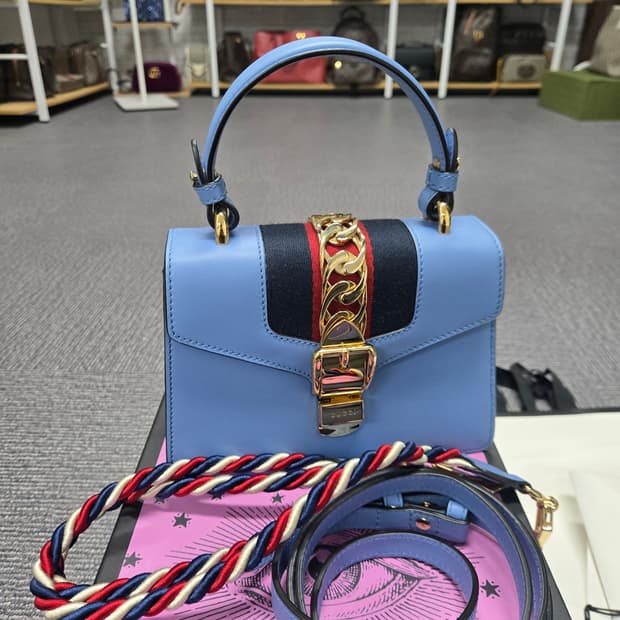 [특가][정품] 구찌 실비백 블루